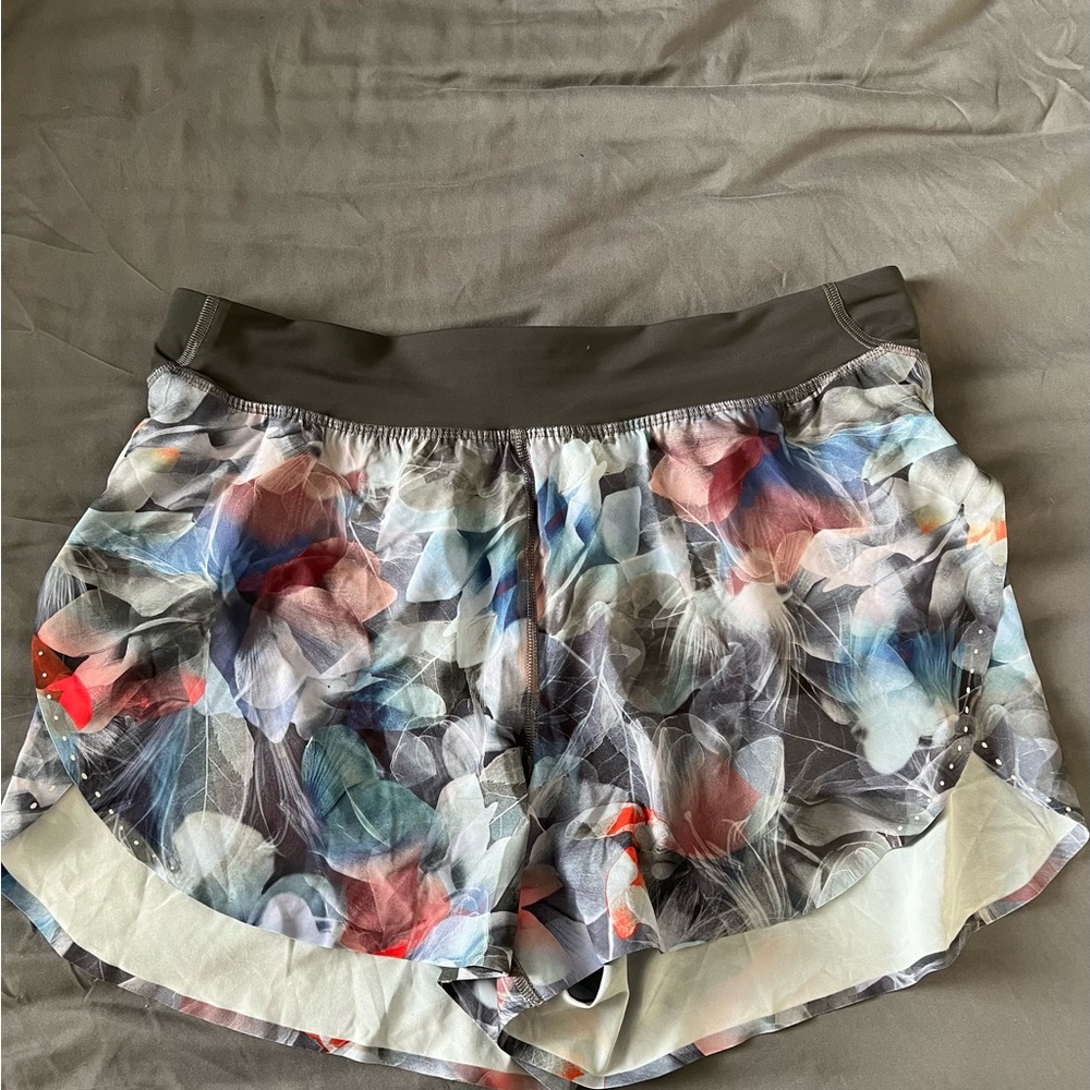 Lululemon Fast and Free Shorts Reflective Classic High-Rise 3" Size 10